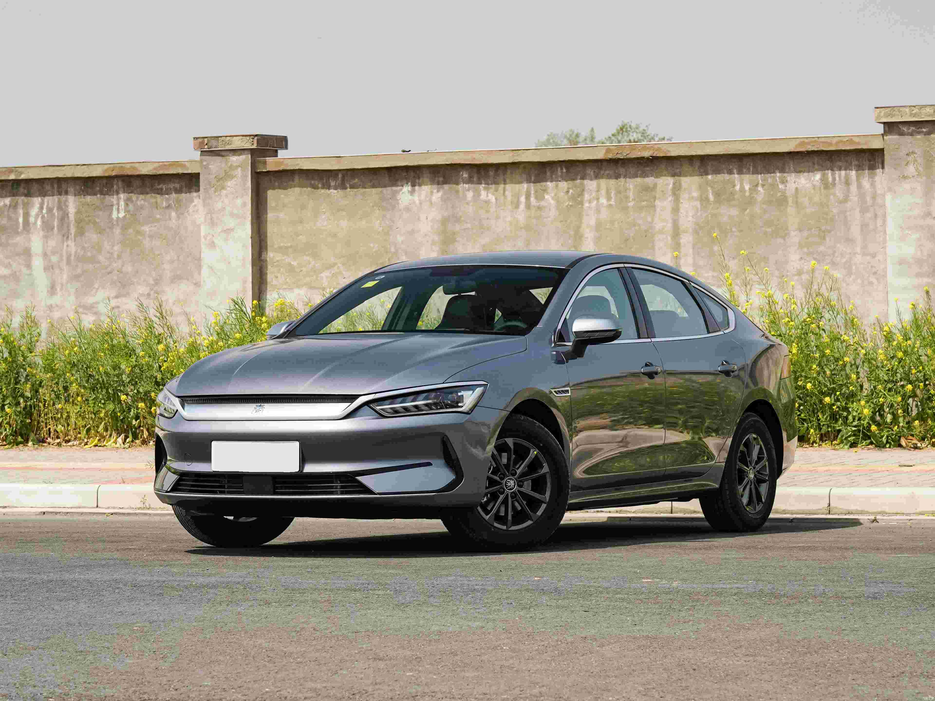 2025 EV 510KM Стандартно