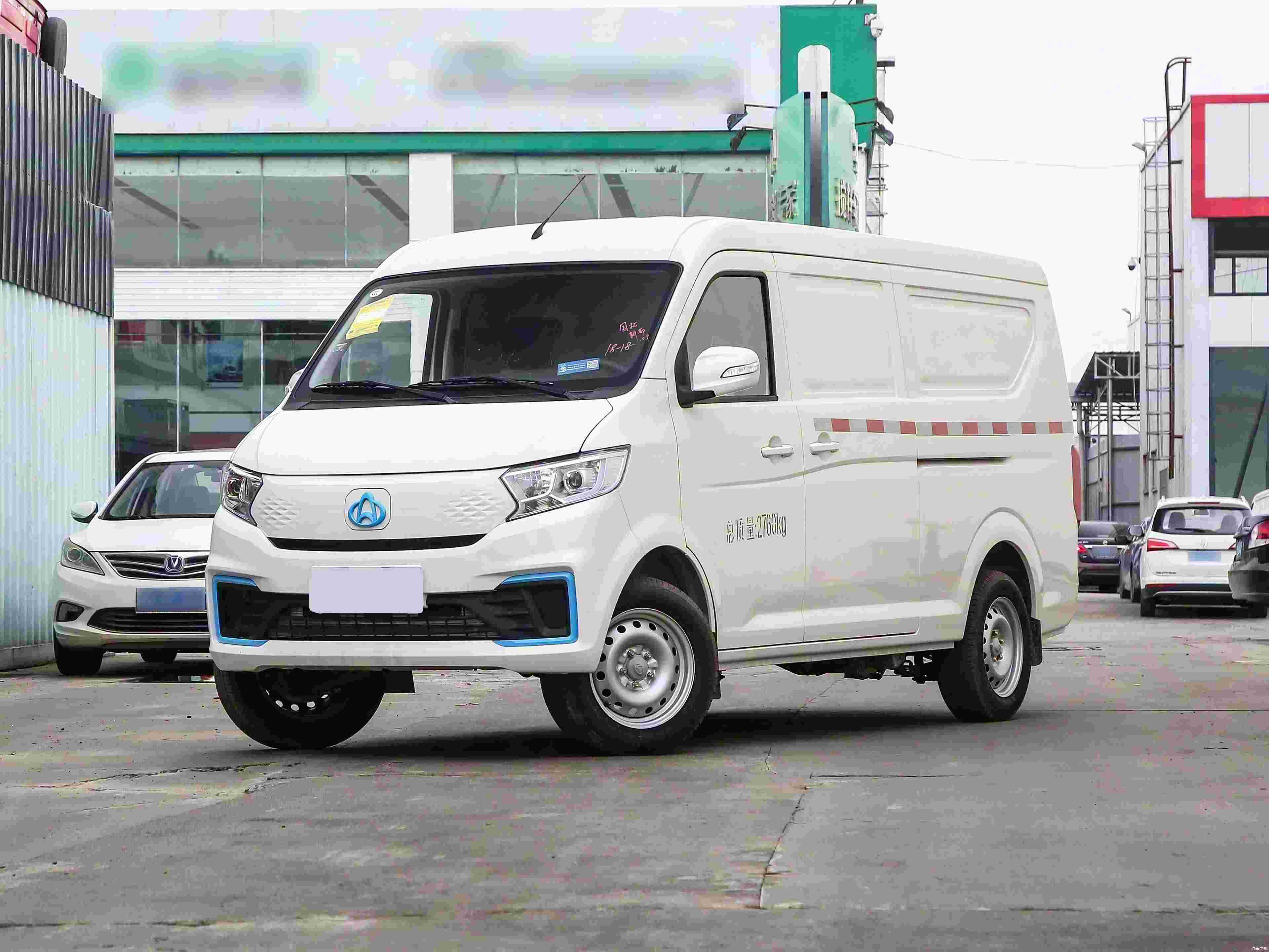 2025款 301km 智享型 2座 41.86kWh