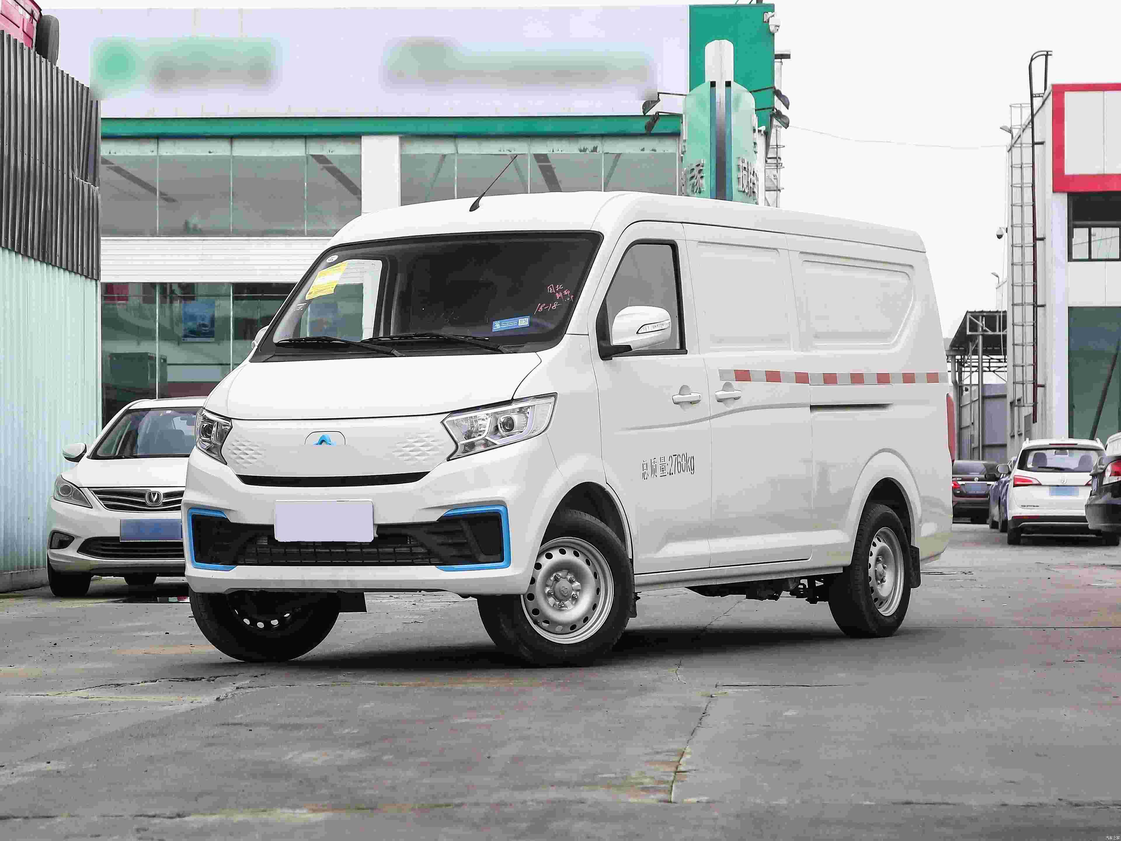 2025款 301km 舒适型 2座 41.86kWh