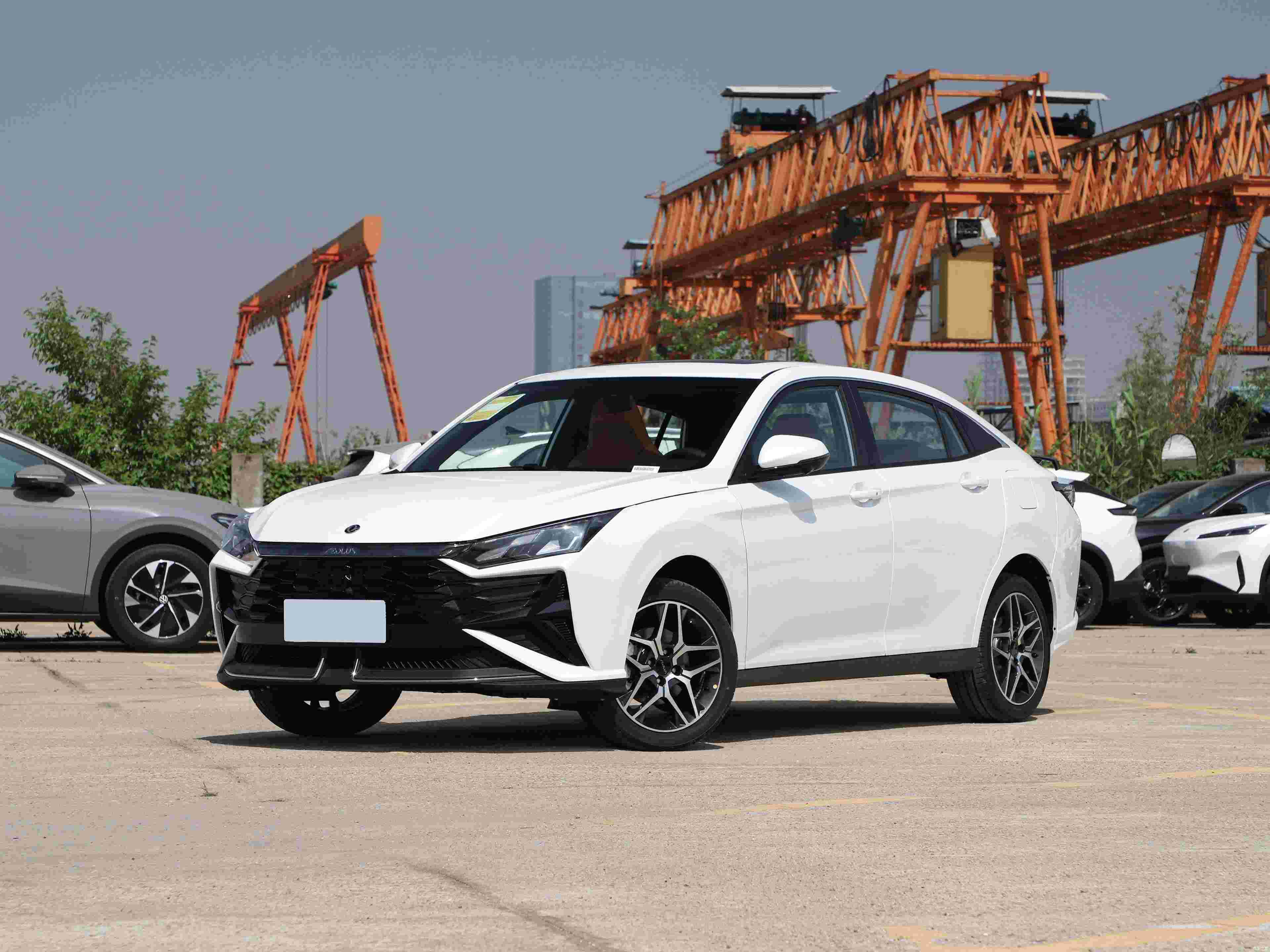 2025款 1.5L 自动尊贵型
