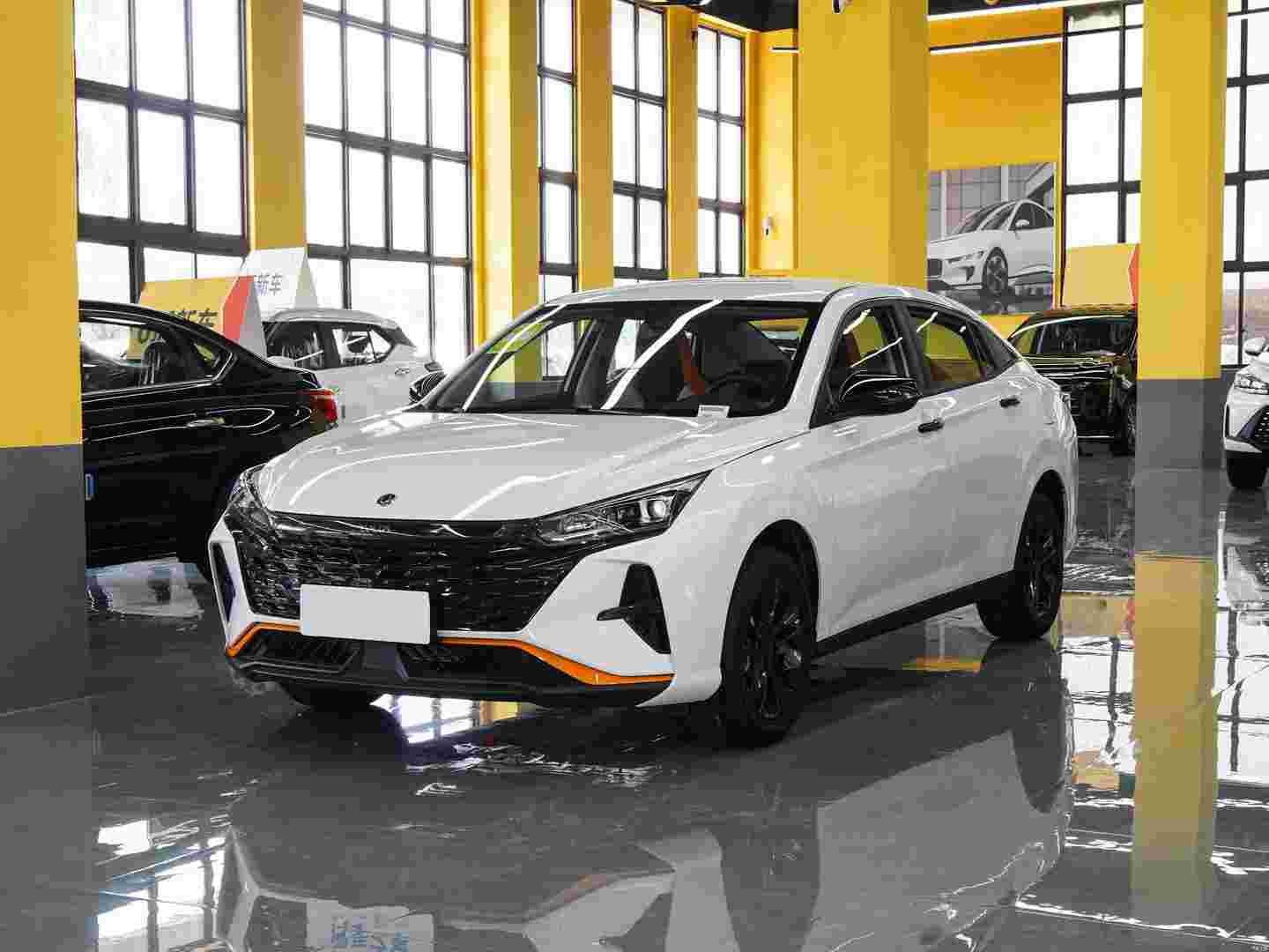 2025款 1.5L 荣耀版